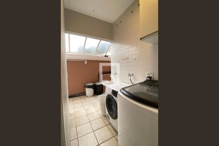 Casa de condomínio à venda com 360m², 4 quartos e 4 vagasÁrea de Serviço