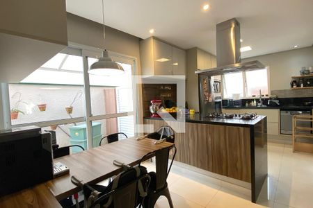 Casa de condomínio à venda com 360m², 4 quartos e 4 vagasCozinha