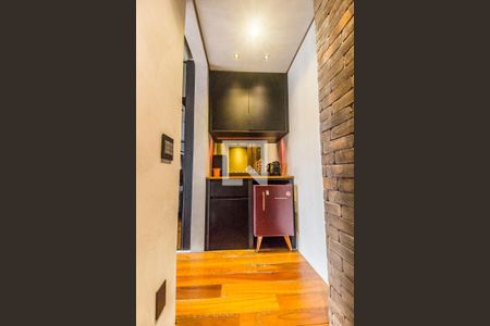 Apartamento à venda com 76m², 1 quarto e 2 vagas Apartamento à venda com 76m², 1 quarto e 2 vagasEscada