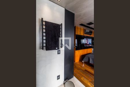 Apartamento à venda com 76m², 1 quarto e 2 vagas Apartamento à venda com 76m², 1 quarto e 2 vagasDetalhe do Banheiro da Suite