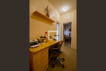 Apartamento à venda com 185m², 4 quartos e 3 vagasEscritório