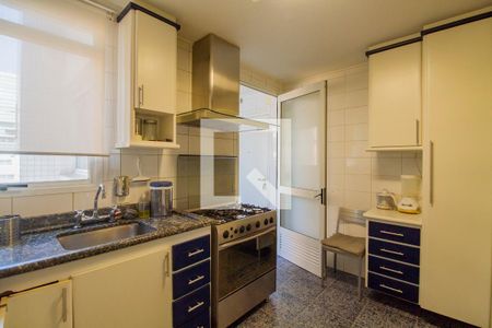 Apartamento à venda com 185m², 4 quartos e 3 vagasCozinha