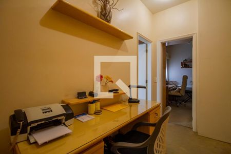 Apartamento à venda com 185m², 4 quartos e 3 vagasEscritório