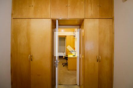 Apartamento à venda com 185m², 4 quartos e 3 vagasQuarto 4