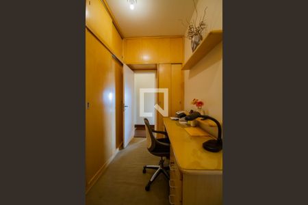 Apartamento à venda com 185m², 4 quartos e 3 vagasEscritório