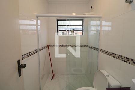 Casa à venda com 300m², 3 quartos e 5 vagasBanheiro do Quarto 2