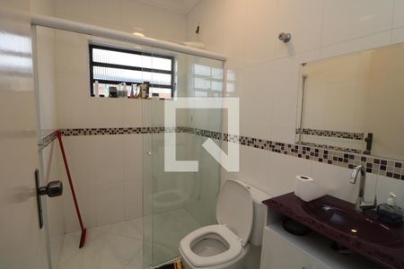 Casa à venda com 300m², 3 quartos e 5 vagasBanheiro do Quarto 2