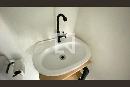 Banheiro de kitnet/studio para alugar com 1 quarto, 25m² em Brás, São Paulo