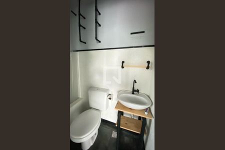 Banheiro de kitnet/studio para alugar com 1 quarto, 25m² em Brás, São Paulo