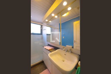 Apartamento à venda com 400m², 4 quartos e 3 vagasBanheiro da Suíte 2