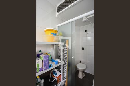 Apartamento à venda com 83m², 3 quartos e 2 vagas Apartamento à venda com 83m², 3 quartos e 2 vagasBanheiro de Serviço