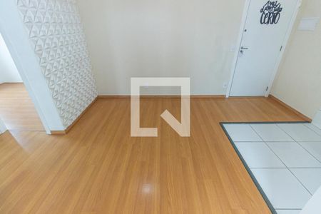 Sala de apartamento para alugar com 2 quartos, 44m² em Parada de Lucas, Rio de Janeiro