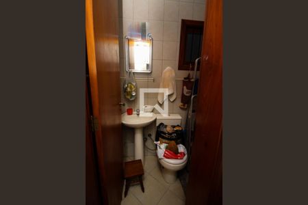 Casa para alugar com 300m², 3 quartos e 2 vagasBanheiro de serviço