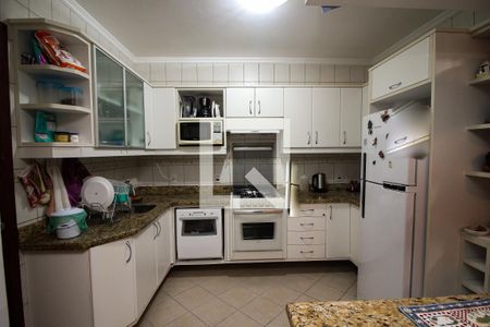 Casa para alugar com 300m², 3 quartos e 2 vagasCozinha