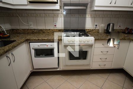 Casa para alugar com 300m², 3 quartos e 2 vagasCozinha