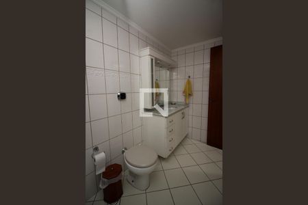 Casa para alugar com 300m², 3 quartos e 2 vagasBanheiro Social