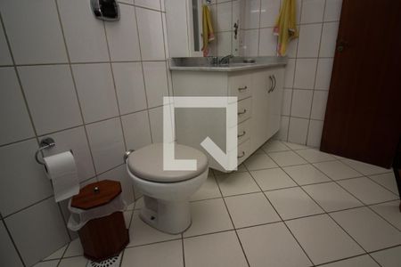 Casa para alugar com 300m², 3 quartos e 2 vagasBanheiro Social