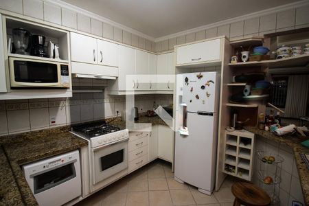 Casa para alugar com 300m², 3 quartos e 2 vagasCozinha