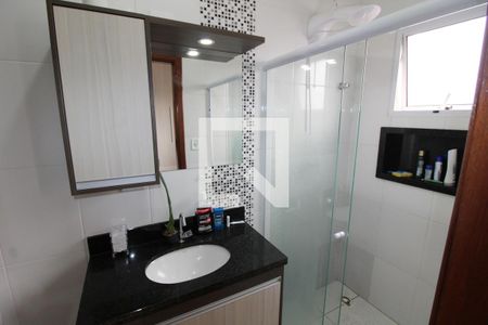 Casa à venda com 64m², 2 quartos e 2 vagasBanheiro da Suíte 2