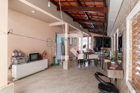 Casa à venda com 105m², 3 quartos e 3 vagasQuintal