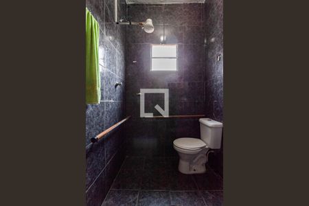 Casa à venda com 105m², 3 quartos e 3 vagasCasa 2 - Banheiro social