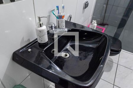 Casa à venda com 105m², 3 quartos e 3 vagasCasa 1 - Banheiro social