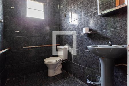 Casa à venda com 105m², 3 quartos e 3 vagasCasa 2 - Banheiro social