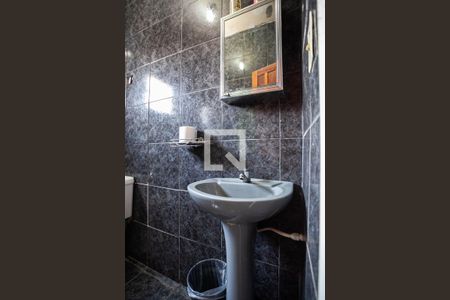 Casa à venda com 105m², 3 quartos e 3 vagasCasa 2 - Banheiro social