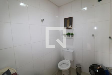 Casa à venda com 400m², 2 quartos e sem vagaBanheiro da Suíte 2