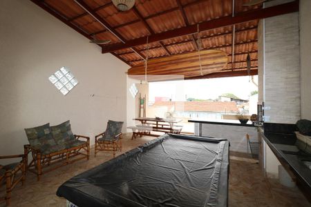 Casa à venda com 400m², 2 quartos e sem vagaTerraço