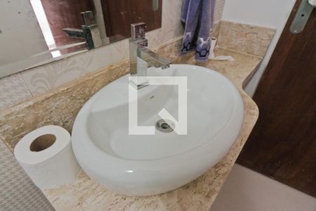 Casa à venda com 338m², 4 quartos e 2 vagasLavabo da garagem