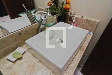 Casa à venda com 338m², 4 quartos e 2 vagasLavabo