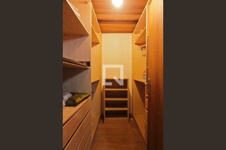 Casa à venda com 338m², 4 quartos e 2 vagasCloset da suíte 1