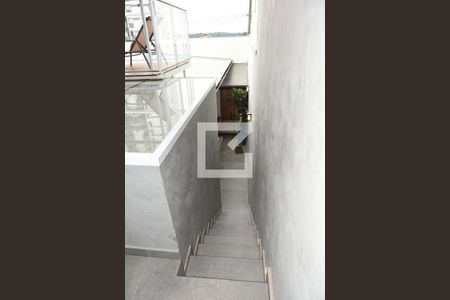 Casa à venda com 202m², 3 quartos e 2 vagasEscada