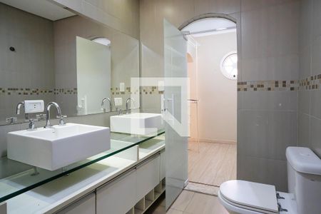 Casa à venda com 280m², 3 quartos e 2 vagasBanheiro da Suíte