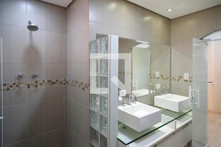 Casa à venda com 280m², 3 quartos e 2 vagasBanheiro da Suíte