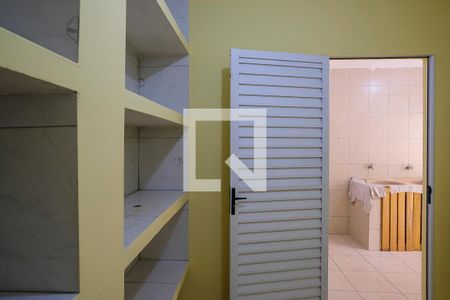 Casa à venda com 280m², 3 quartos e 2 vagasQuarto Área de Serviço