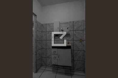 Banheiro de kitnet/studio para alugar com 1 quarto, 40m² em Taquara, Rio de Janeiro