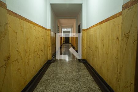 Apartamento à venda com 195m², 3 quartos e sem vaga Apartamento à venda com 195m², 3 quartos e sem vagaHall dos apartamentos