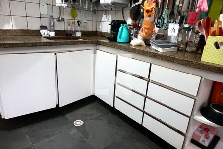 Casa de condomínio à venda com 194m², 3 quartos e 3 vagas Casa de condomínio à venda com 194m², 3 quartos e 3 vagasCozinha