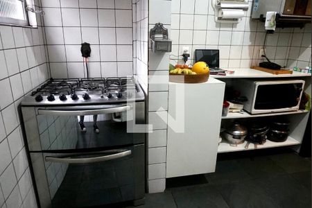 Casa de condomínio à venda com 194m², 3 quartos e 3 vagas Casa de condomínio à venda com 194m², 3 quartos e 3 vagasCozinha