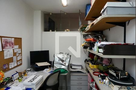 Casa de condomínio à venda com 194m², 3 quartos e 3 vagas Casa de condomínio à venda com 194m², 3 quartos e 3 vagasEscritório