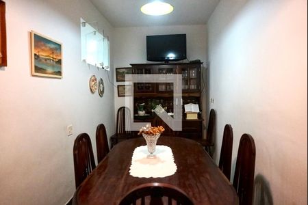 Casa de condomínio à venda com 194m², 3 quartos e 3 vagas Casa de condomínio à venda com 194m², 3 quartos e 3 vagasSala de Jantar