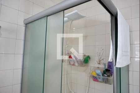 Casa de condomínio à venda com 194m², 3 quartos e 3 vagas Casa de condomínio à venda com 194m², 3 quartos e 3 vagasBanheiro