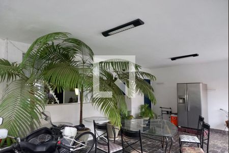 Casa de condomínio à venda com 194m², 3 quartos e 3 vagas Casa de condomínio à venda com 194m², 3 quartos e 3 vagasEntrada