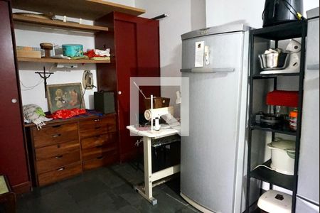 Casa de condomínio à venda com 194m², 3 quartos e 3 vagas Casa de condomínio à venda com 194m², 3 quartos e 3 vagasQuarto fundos