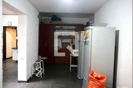 Casa de condomínio à venda com 194m², 3 quartos e 3 vagas Casa de condomínio à venda com 194m², 3 quartos e 3 vagasQuarto fundos