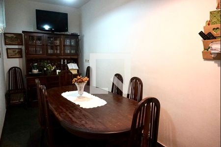 Casa de condomínio à venda com 194m², 3 quartos e 3 vagas Casa de condomínio à venda com 194m², 3 quartos e 3 vagasSala de Jantar