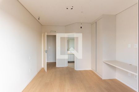 Casa de condomínio à venda com 264m², 3 quartos e 4 vagas Casa de condomínio à venda com 264m², 3 quartos e 4 vagasSuíte 2