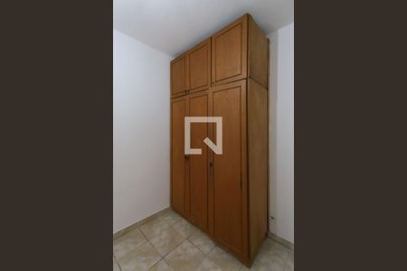 Quarto 2 de casa para alugar com 3 quartos, 80m² em Jardim Maria Virginia, São Paulo